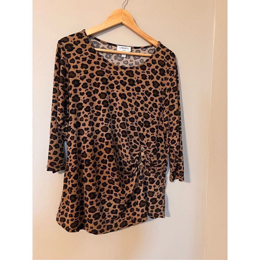 Carmen Marc Valvo 1X Leopard Print 3/4 Sleee Top Brown Tan Ruched Elevated Basic - Picture 4 of 11